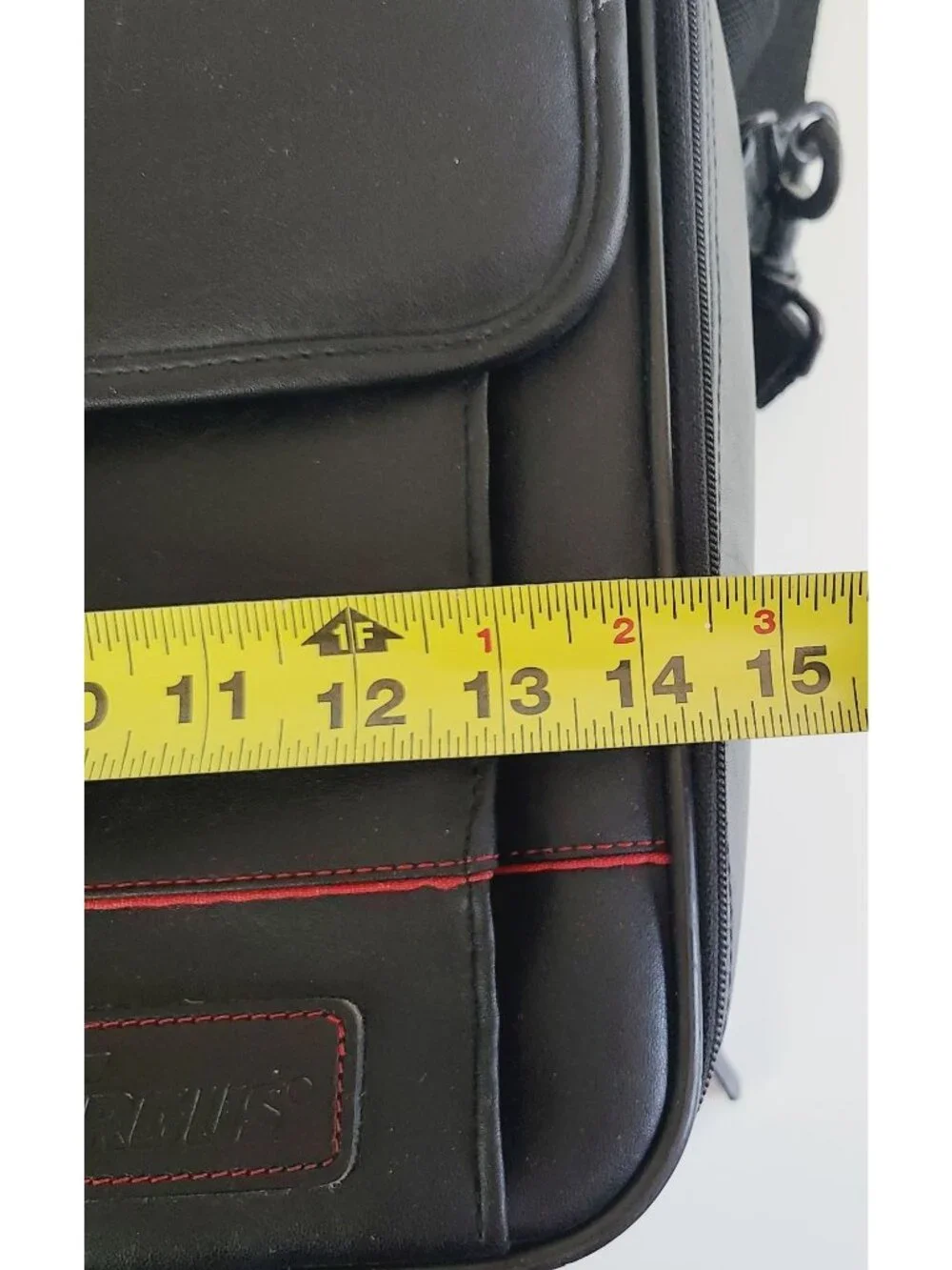 Targus Black Leather Laptop Bag With Shoulder Strap & Multiple Compartments